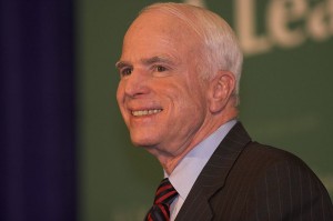 800px-JohnMcCainSmileKennerJune2008