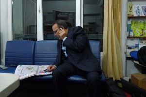800px-The_Brothers_wait_-_Flickr_-_Al_Jazeera_English