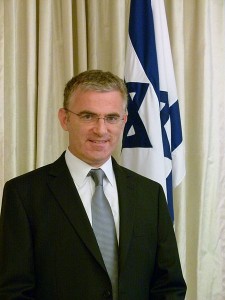 Ambassador Daniel Taub said blaming Israel for the delay in Gaza reconstruction shows ignorance. Photo: Wikimedia Commons.