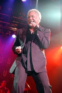 British crooner Sir Tom Jones has been targeted by a BDS campaign, but went forward with two performances in Tel Aviv in October. Photo: WikiCommons. 