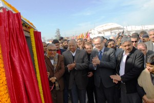 Inaugurating the first Center of Excellence of Vegetables at Gharaunda in district Karnal, Haryana, Union Agriculture Minister Sharad Pawar, Chief Minister of Haryana Bhupinder Singh Hooda and Ambassador of Israel Mark Sofer, on January 17, 2011. Photo: Israeli Embassy.