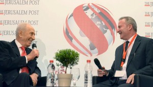 Israeli President Shimon Peres being interviewed by The Jerusalem Post Editor-in-Chief Steve Linde, on October 24, 2013. Photo: Israeli President Shimon Peres being interviewed by The Jerusalem Post Editor-in-Chief Steve Linde, on October 24, 2013. Photo: Mark Nieman / GPO.