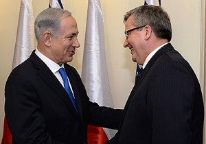 polandBIG Israeli Prime Minister Benjamin Netanyahu greets Polish President Bronislaw Komorowski on an official visit to Jerusalem, on November 4, 2013. Photo: GPO.