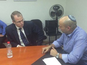 tyco Tyco CEO George Oliver meeting Israeli Economy Minister Naftali Bennett, on March 21, 2014. Photo: Facebook.