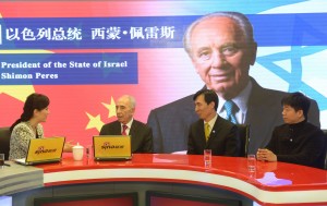 Israeli President Shimon Peres at the Weibo company, in Beijing, China. Photo: Amos Ben Gershom / GPO.