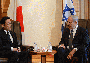 Japanese Foreign Minister Fumio Kishida meeting Israeli Prime Minister Benjamin Netanyahu, in Tokyo, on May 13, 2014. Photo: GPO.