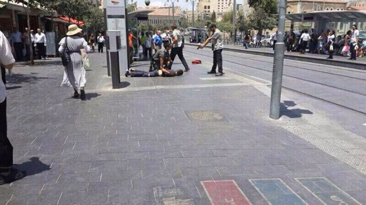 Jerusalem suspected terror knifing (Photo: Muqata Blog) Jerusalem suspected terror knifing (Photo: Muqata Blog)