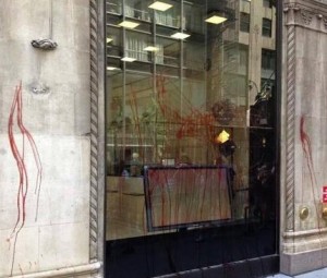 Israel Discount Bank in New York, covered with red paint by pro-Hamas demonstrators on July 25, 2014. Photo: @aaronrobinow / Twitter.