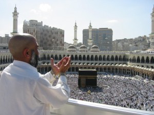 Supplicating Pilgrim at Masjid Al Haram. Mecca, Saudi Arabia. Photo: Wikipedia