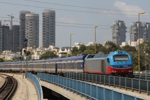 Israel Railway train near Tel Aviv. Photo: Mainlinediesels.net Israel Railway train near Tel Aviv. Photo: Mainlinediesels.net