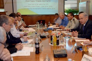 PM Netanyahu, gov't team asses thwarting ebola from reaching Israel. Photo: GPO