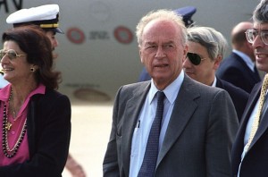 Yitzhak Rabin (center), then the Israeli defense minister, arrives in the United States at Andrews Air Force Base, Maryland, in September 1986. In 1985, Rabin and other Israeli leaders insisted on direct Arab-Israeli negotiations rather than an international peace conference. Photo: Sgt. Robert G. Clambus via Wikimedia Commons.