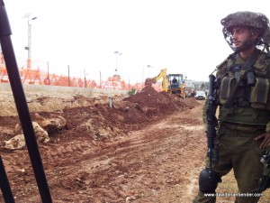 IDF soldier at Lebanon border fence - illustration. Photo: Dave Bender. IDF soldier at Lebanon border fence - illustration. Photo: Dave Bender.