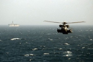 A US aircraft flying over the Persian Gulf. Iran questioned the deployment of the US Navy’s Fifth Fleet in the Persian Gulf. Photo: Wikimedia Commons. 