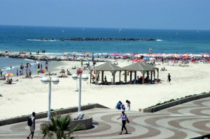 A Tel Aviv beach. Photo: Wikimedia Commons.
