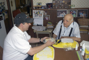 A delivery by the kosher Meals on Wheels program in Minneapolis. Credit: Courtesy of JFCS of Minneapolis.
