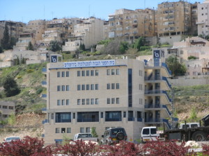 The main campus of the Jerusalem College of Technology, where haredi students can commit time to the study of Torah while simultaneously developing their technical skills. Photo: Yakov via Wikimedia Commons.