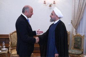 French Foreign Minister Laurent Fabius (L) met with Iranian President Hassan Rouhani in July. Photo: Twitter.