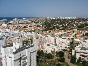 A rocket fired from the Gaza Strip exploded in an open area in Ashkelon on Sunday night. Photo: Wikimedia Commons.