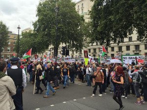Around 400 protesters gathered outside of 10 Downing Street to protest Netanyahu's visit to London. Photo: Twitter.