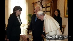 Popr Francis bows to longtime ultra-Orthodox assistant to Israeli President Reuven Rivlin, Rivkah Ravitz. 