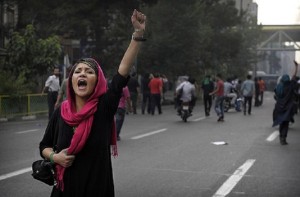 Iranians protest against America and Israel. Illustrative photo: Wikimedia Commons.