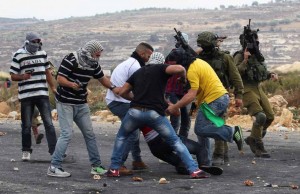 AFP footage shows Israeli police clash with Palestinian rock throwers near Ramallah. Photo: AFP footage, screenshot.