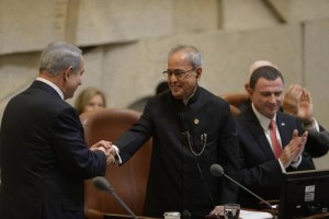 Israeli Prime Minister Benjamin Netanyahu (left) welcomes Indian President Pranab Mukherjee to the Knesset. Photo: Israeli Prime Minister's Office.