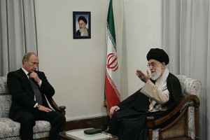 Iranian Supreme Leader Ayatollah Ali Khamenei (right) and Russian President Vladimir Putin meet in 2007 in Tehran. Credit: Kremlin.ru/Wikimedia Commons.