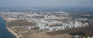 An aerial view of Nahariya. Three Hezbollah missiles landed in the Galilean city on Sunday evening. Photo: Wikipedia.