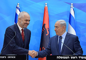 Israeli Prime Minister Benjamin Netanyahu, right, and Albanian Prime Minister Edi Rama on Monday signed a joint declaration of friendship marking 25 years of diplomatic ties between the two countries. Photo:  Kobi Gideon GPO. 