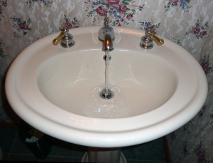 A bathroom sink. Plumbing issues are among the other of the author's aliyah hurdles. Photo: Wikipedia.
