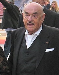 German-Jewish film producer Artur Brauner. He has produced many films about the Nazi era and the persecution of Jews. Photo: Wikipedia. 