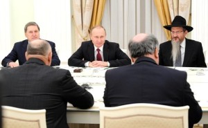 Russian President Vladimir Putin meets with European Jewish leaders in Moscow. The president called on European Jews facing rising antisemitism to return to Russia. Photo: Kremlin.ru.