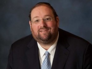 Shlomo Rechnitz. The Jewish philanthropist purchased 18,000 lottery tickets for his employees for this week's Powerball drawing. Photo: Wikimedia Commons.