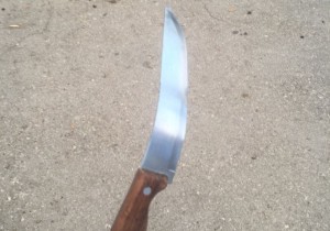 The bent knife from Sunday's attempted stabbing attack in Jerusalem's Armon Hanatziv neighborhood. Photo: Israel Police.