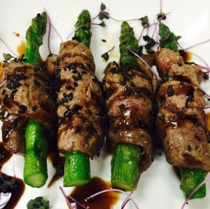 One of the appetizers at Houston's 15th Gourmet Kosher Extravaganza, beef-wrapped asparagus by Jason Goldstein of Genesis Steakhouse. Photo: Genesis Steakhouse via Facebook.