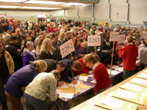 A Democratic caucus (illustrative). The OU is asking that Shabbat-observant voters be taken into account by the Nevada State Democratic Party. Photo: Wikipedia.