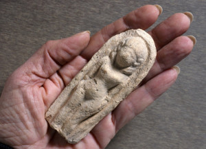 The 3.400-year-old statue discovered by 7-year-old hiker Uri Grinhot in Israel. Credit: Israel Antiquities Authority.