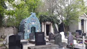 A look inside the Kozma Street Jewish Cemetery, where human remains of Holocaust victims were recently buried. Photo: Wikipedia, by Lihi Laszlo. 