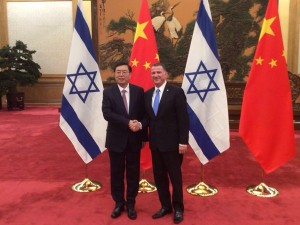 Chinese Premier Li Keqiang met with Israeli Knesset Speaker Yuli Edelstein on Tuesday in Beijing. Photo: Israel Foreign Ministry.