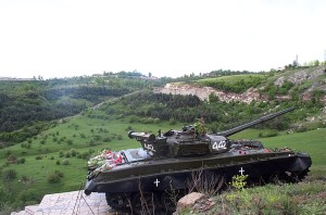 Gagik Avsharyan's restored T-72 tank stands as a memorial commemorating the capture of Shusha. Photo: Wikipedia.