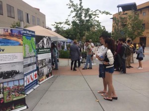 Hundreds of students at UC Irvine showed up in solidarity with Students Supporting Israel the day after a violent anti-Israel protest disrupted a campus event. Photo: SSI.
