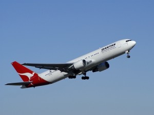 A Boeing plane operated by the Qantas airline. Boeing intends to sell Iran about 100 new airplanes. Photo: Grahame Hutchison via Wikimedia Commons.