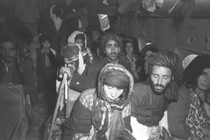 Immigrants from Iraq soon after landing at Lod Airport, summer 1951. Photo: Teddy Brauner, GPO.