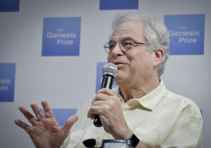 Israeli-American violinist Itzhak Perlman speaks at a press conference held before he received the 2016 Genesis Prize in Jerusalem on June 23. Photo: Flash90.