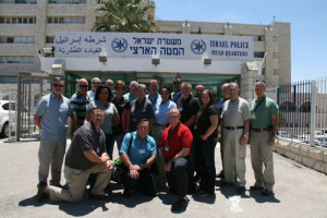 Georgia police officers taking part in the GILEE program in front of Israeli Police headquarters. Photo: Georgia State University. 