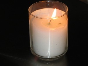 A yahrtzeit (memorial) candle. Photo: Wikipedia.
