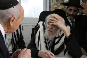 sraeli president Shimon Peres visits Rabbi Yosef Shalom Elyashiv on Oct. 08, 2009. Rabbi Elyashiv passed away on July 18, 2012 at the age of 102. Photo: Yosef Avi Yair Engel/GPO/FLASH90.