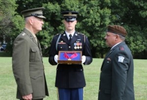U.S. Joint Chiefs of Staff Chairman Gen. Joseph Dunford (left) awards the Legion of Merit to IDF Chief of Staff Lt. Gen. Gadi Eizenkot. Photo: IDF Spokesperson's Unit.